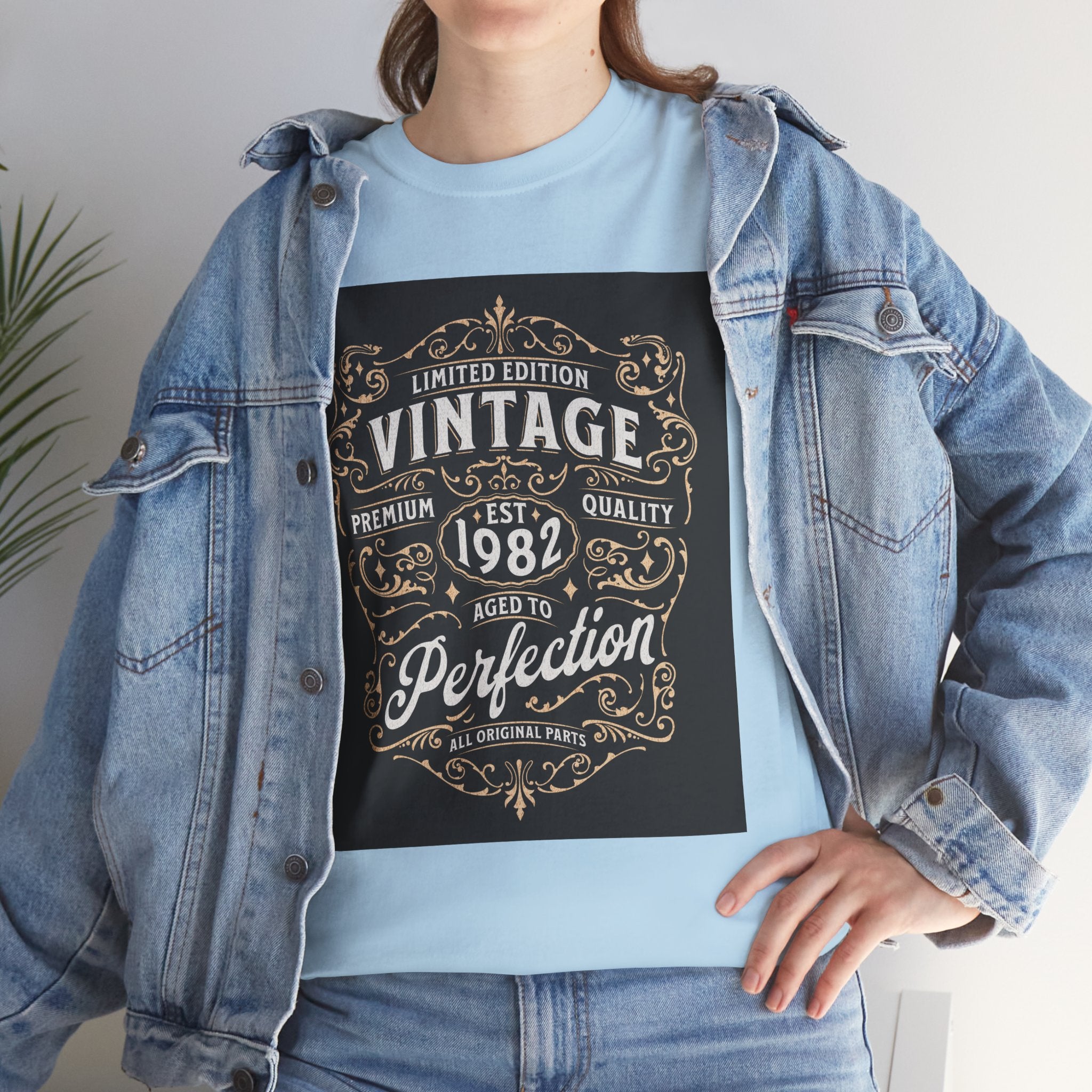 Vintage 1982 T-Shirt – Limited Edition Retro Birthday Gift