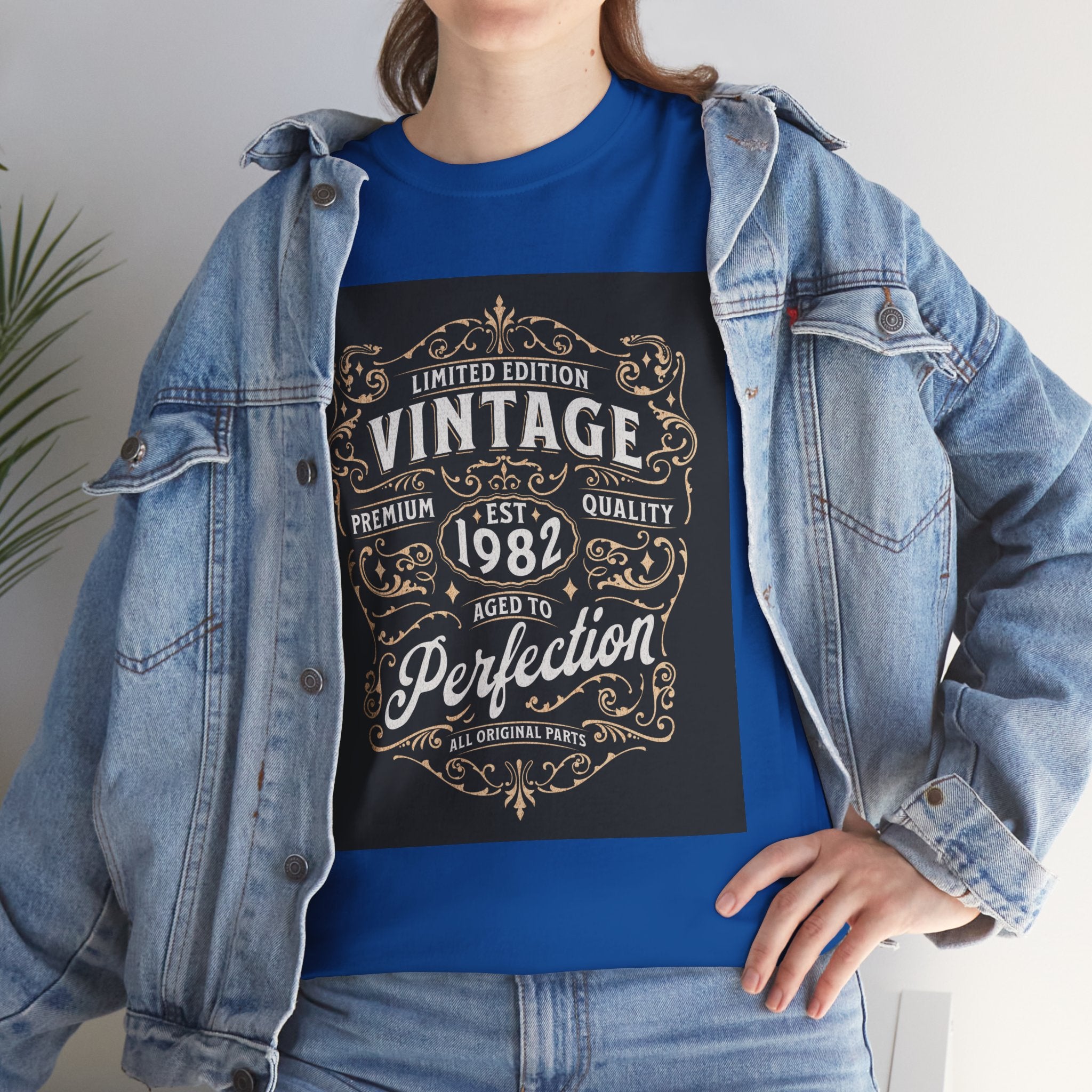 Vintage 1982 T-Shirt – Limited Edition Retro Birthday Gift