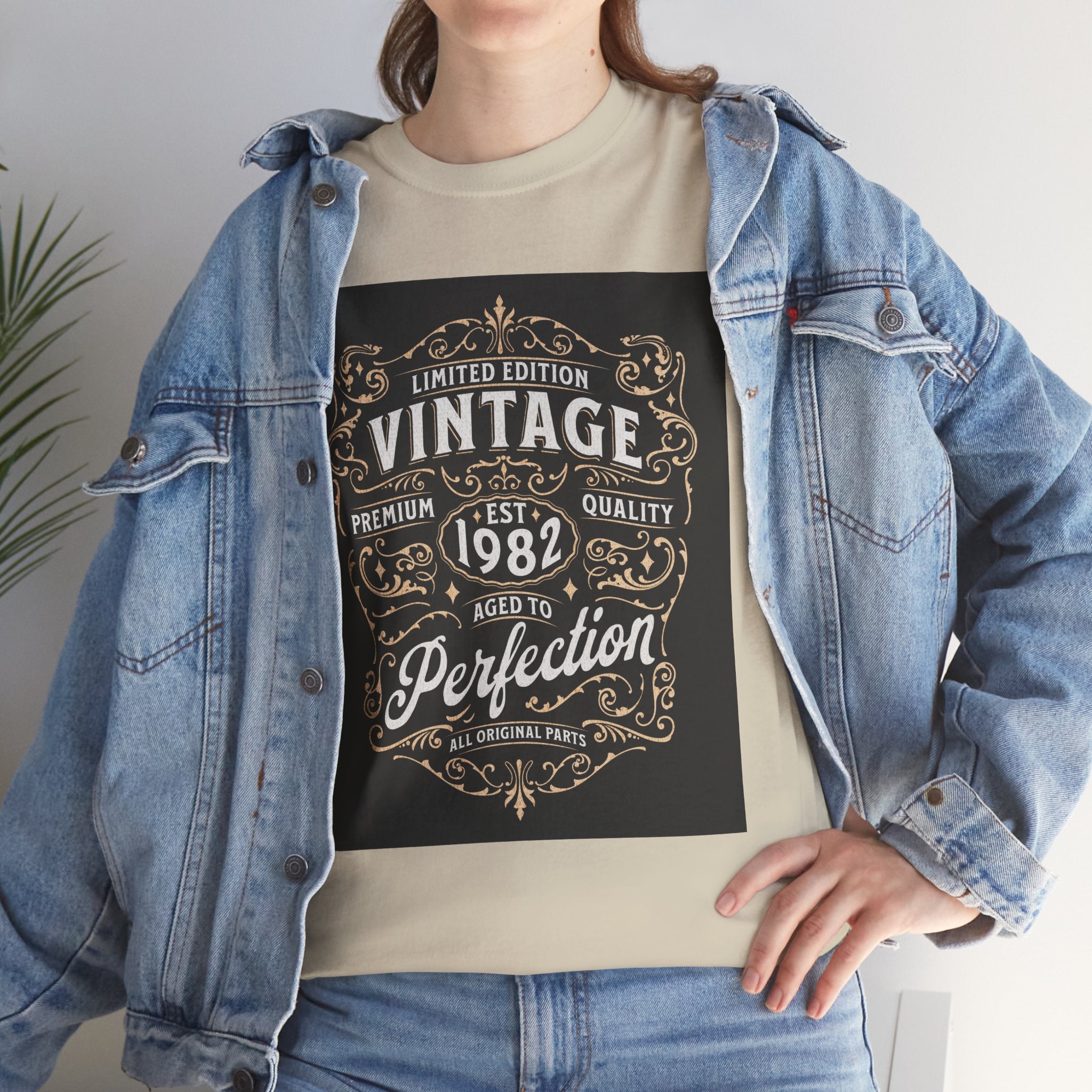Vintage 1982 T-Shirt – Limited Edition Retro Birthday Gift